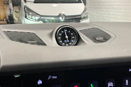 musta Porsche Cayenne 2024 kuva 11.
