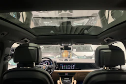 musta Porsche Cayenne 2024 kuva 24.