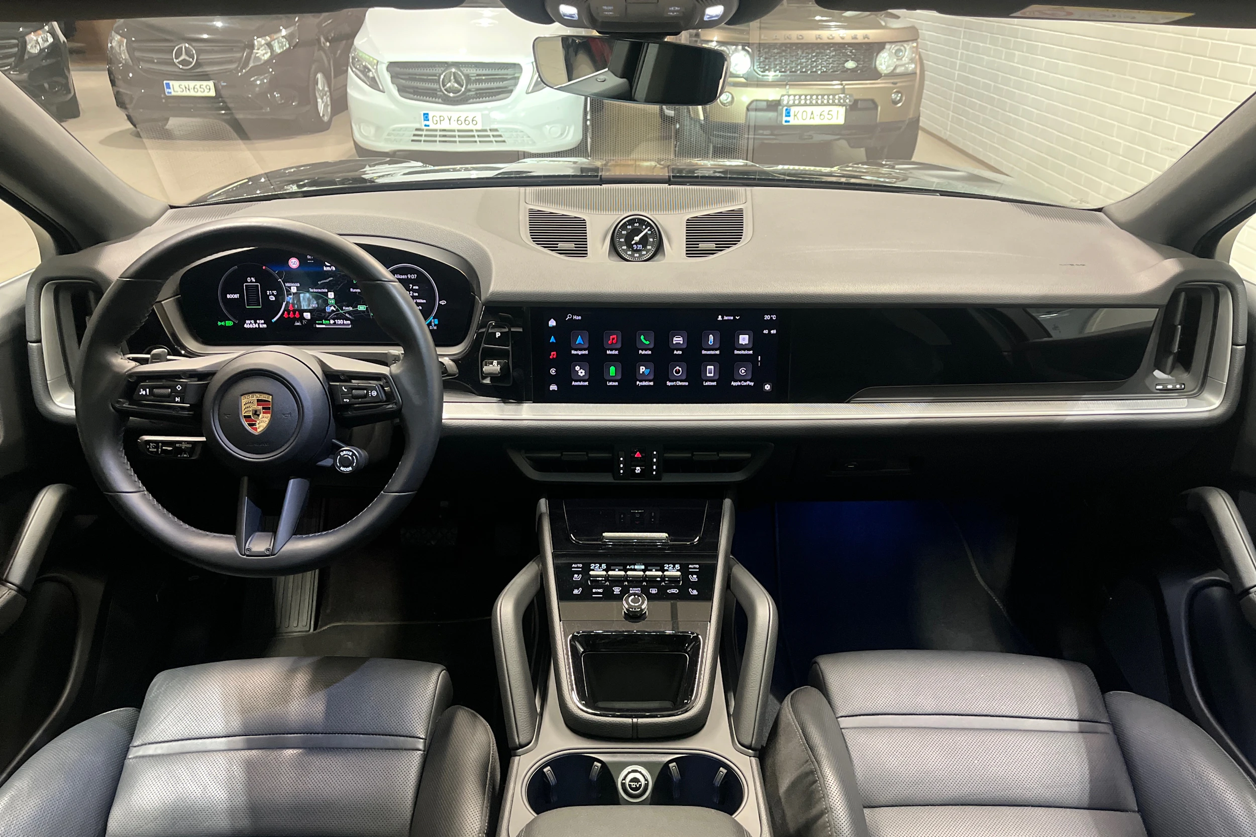 Musta Porsche Cayenne 2024 kuva 10.