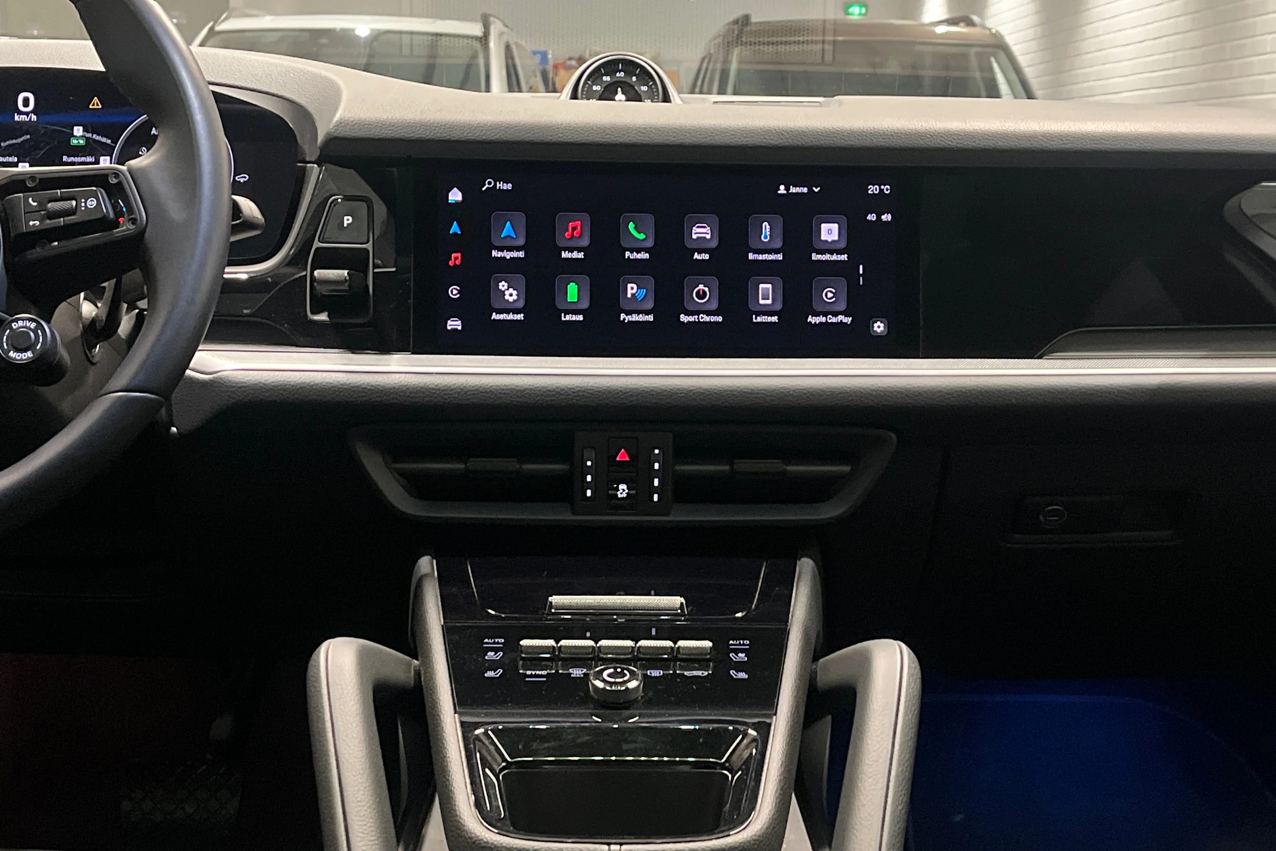 Musta Porsche Cayenne 2024 kuva 11.