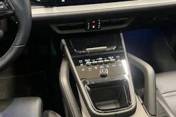 Musta Porsche Cayenne 2024 kuva 12.