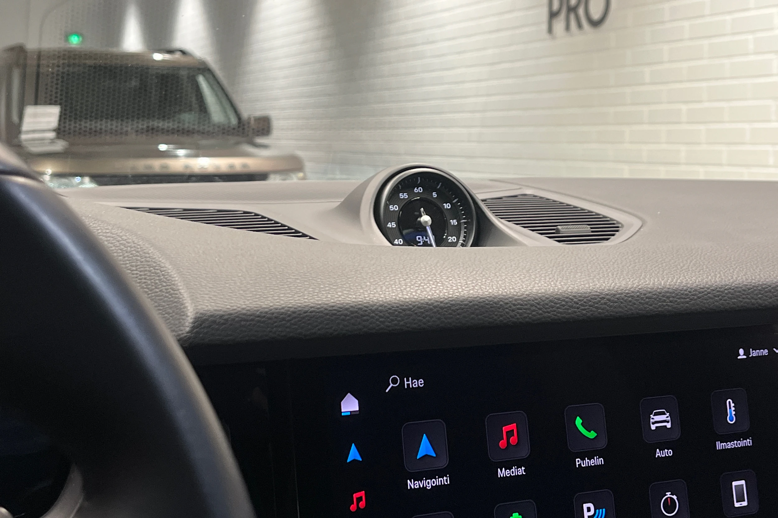 Musta Porsche Cayenne 2024 kuva 13.