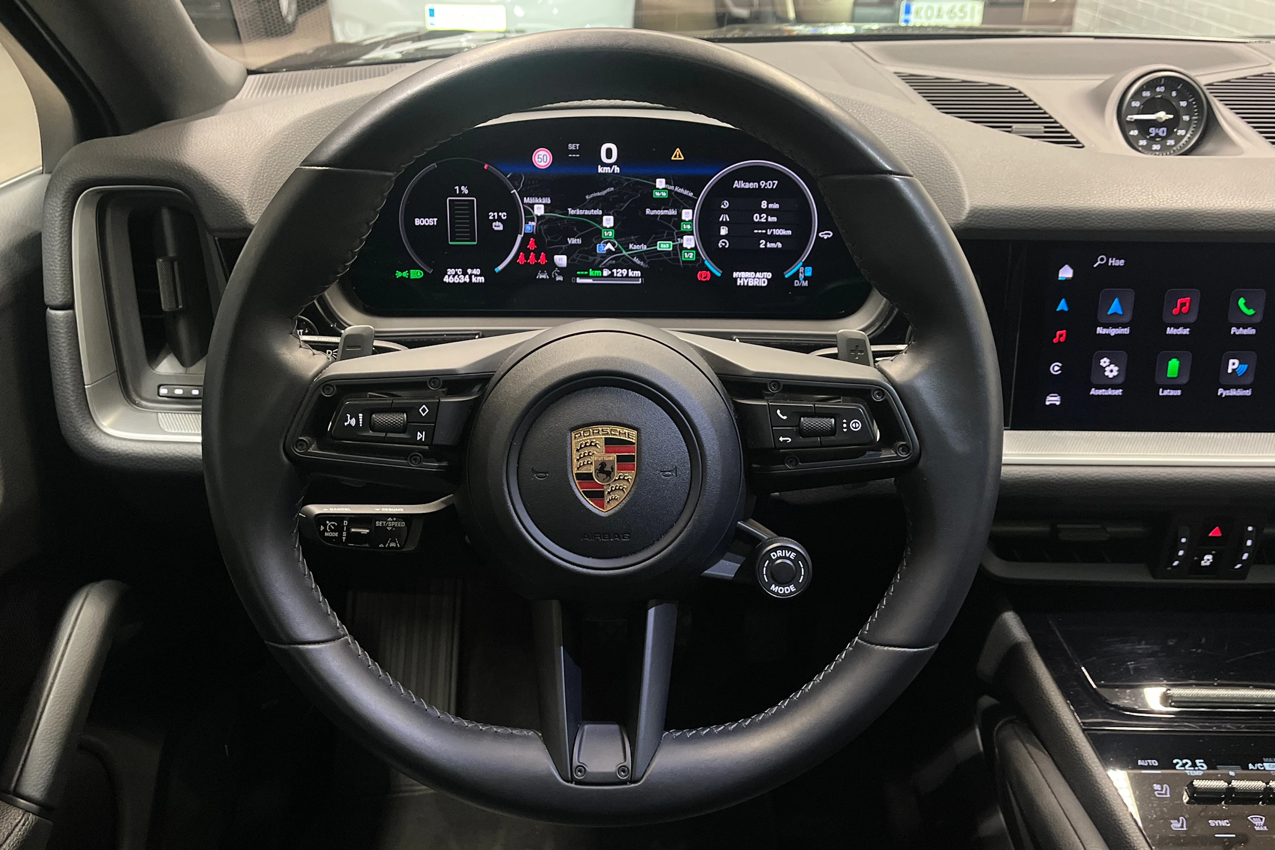 Musta Porsche Cayenne 2024 kuva 14.
