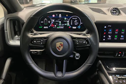 Musta Porsche Cayenne 2024 kuva 14.