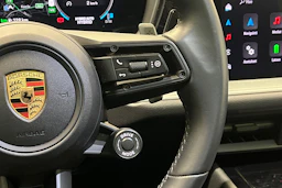 Musta Porsche Cayenne 2024 kuva 16.