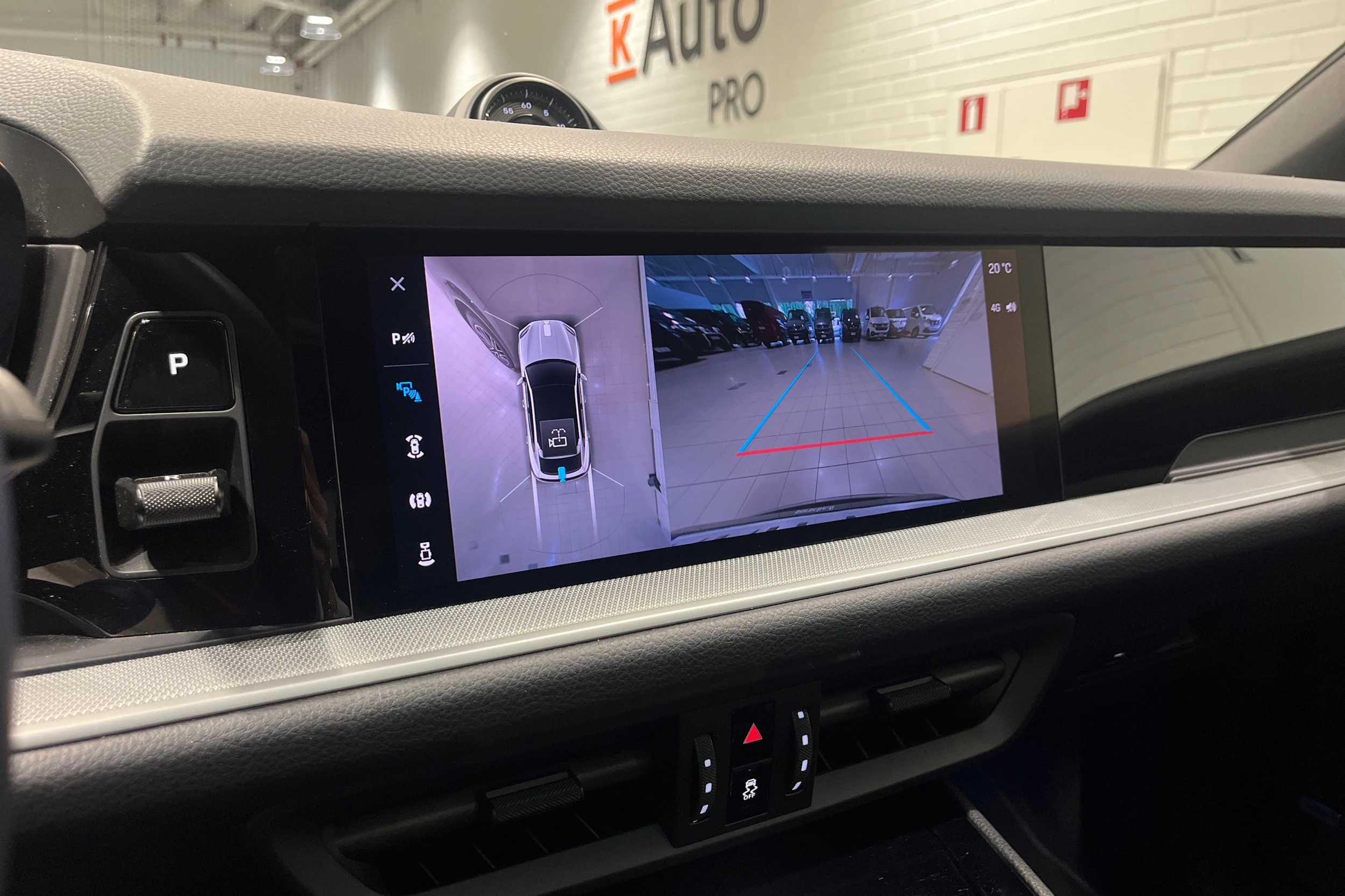 Musta Porsche Cayenne 2024 kuva 17.