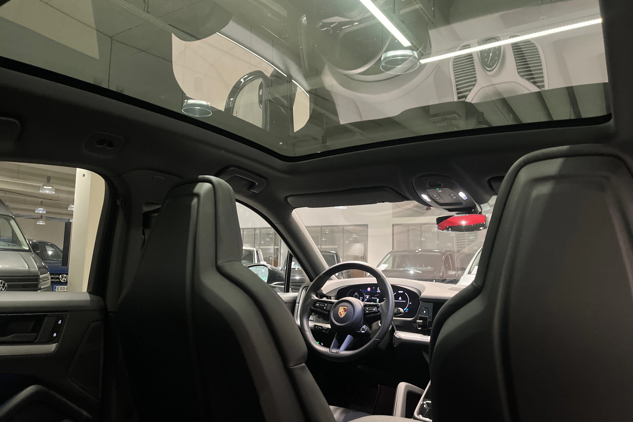 Musta Porsche Cayenne 2024 kuva 24.