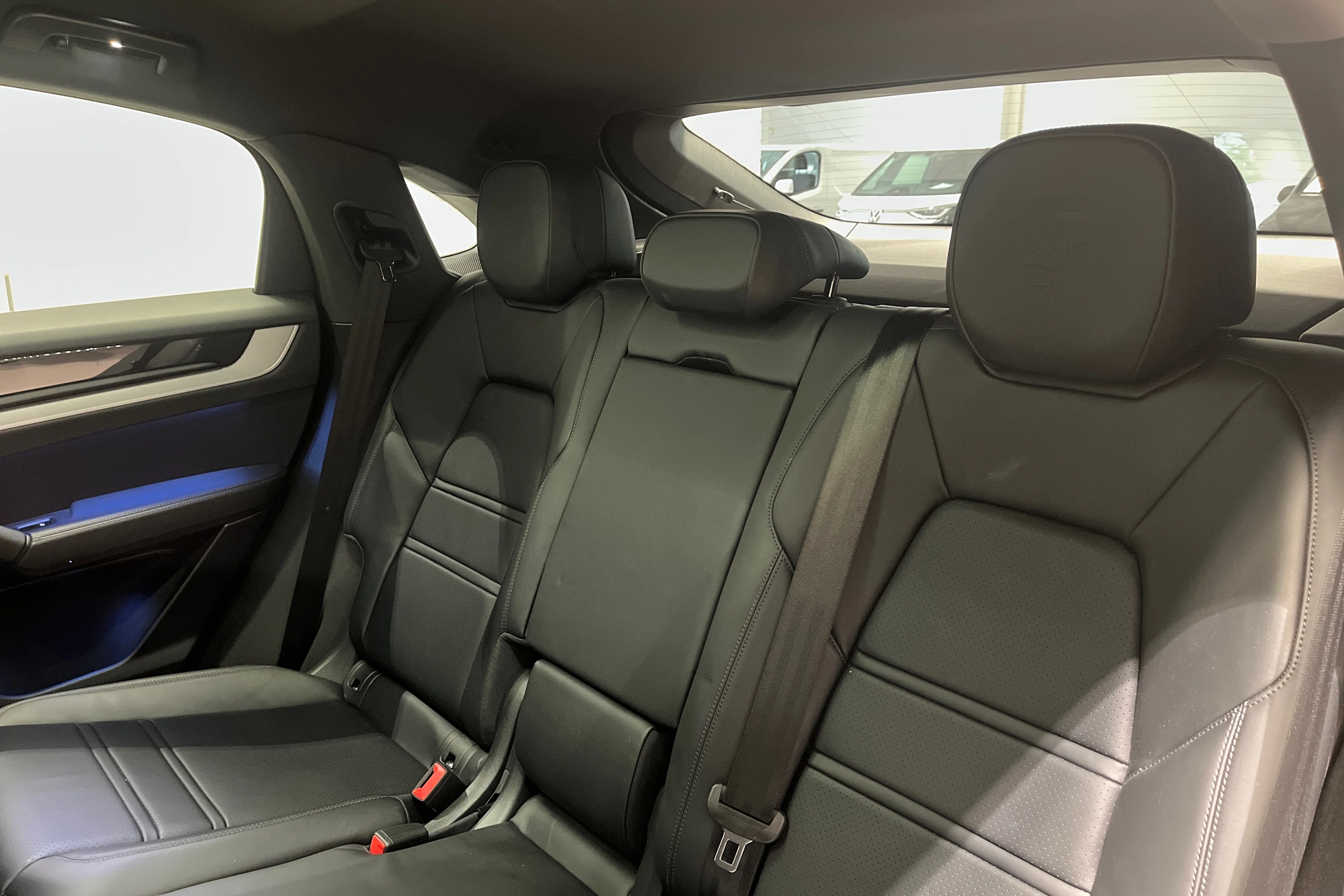 Musta Porsche Cayenne 2024 kuva 25.