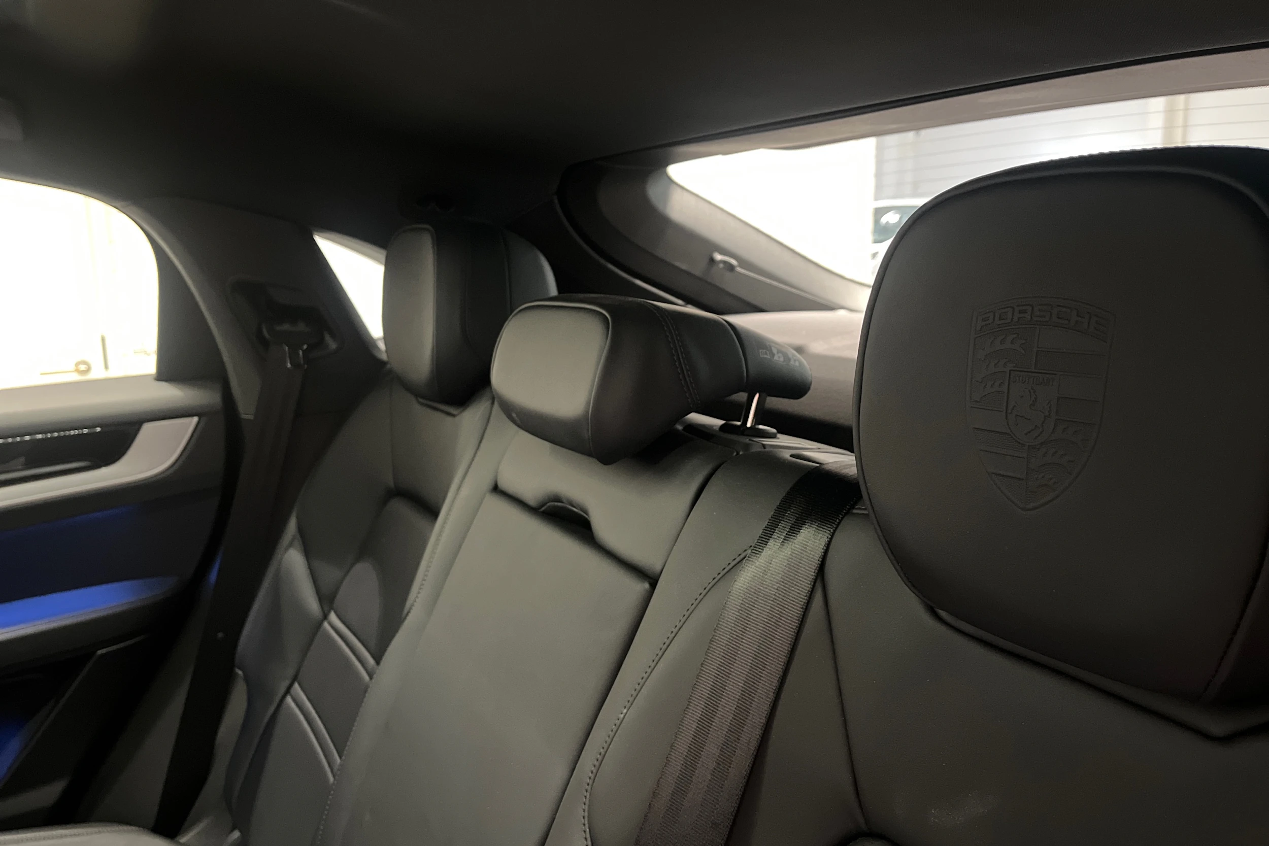 Musta Porsche Cayenne 2024 kuva 26.