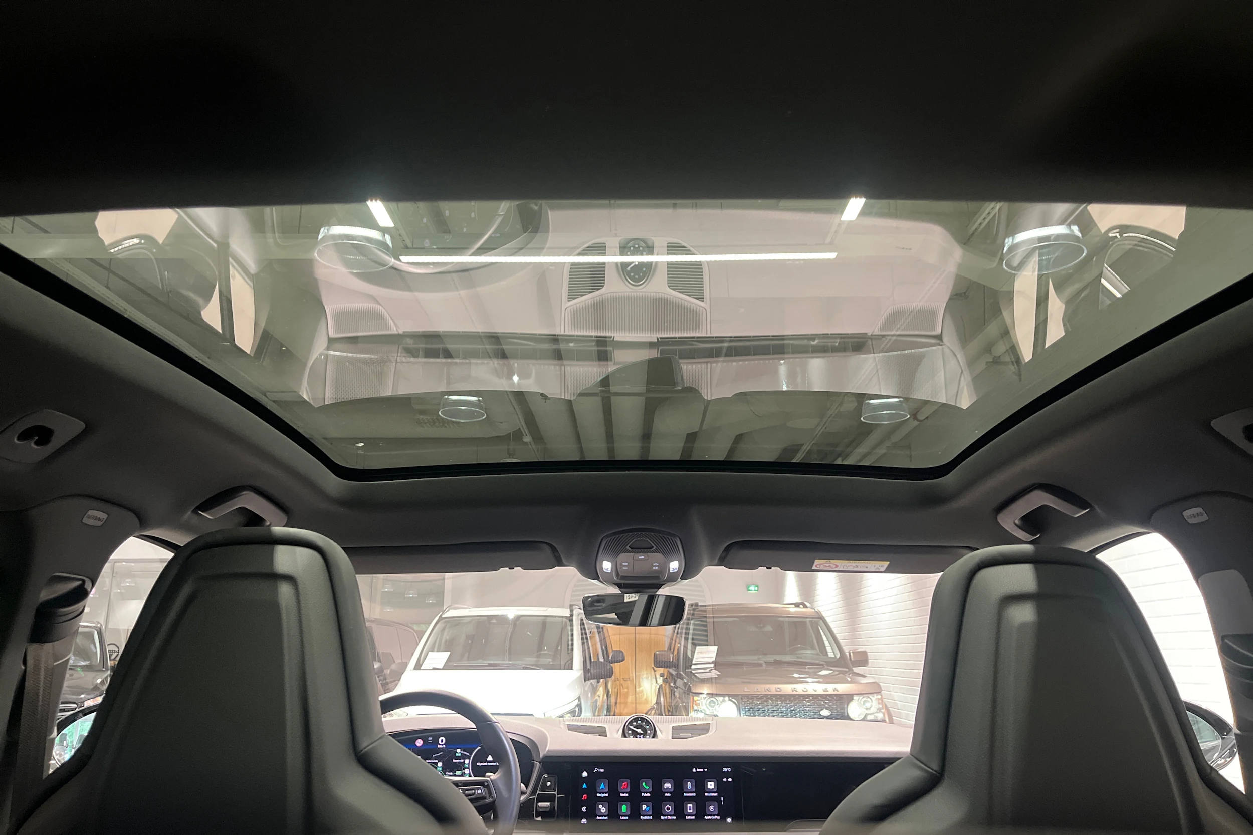 Musta Porsche Cayenne 2024 kuva 28.