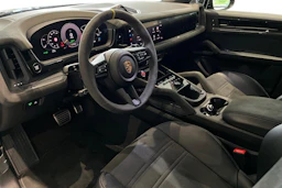 Musta Porsche Cayenne 2024 kuva 7.
