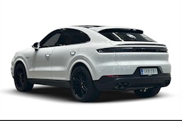 Valkoinen Porsche Cayenne 2024 kuva 2.