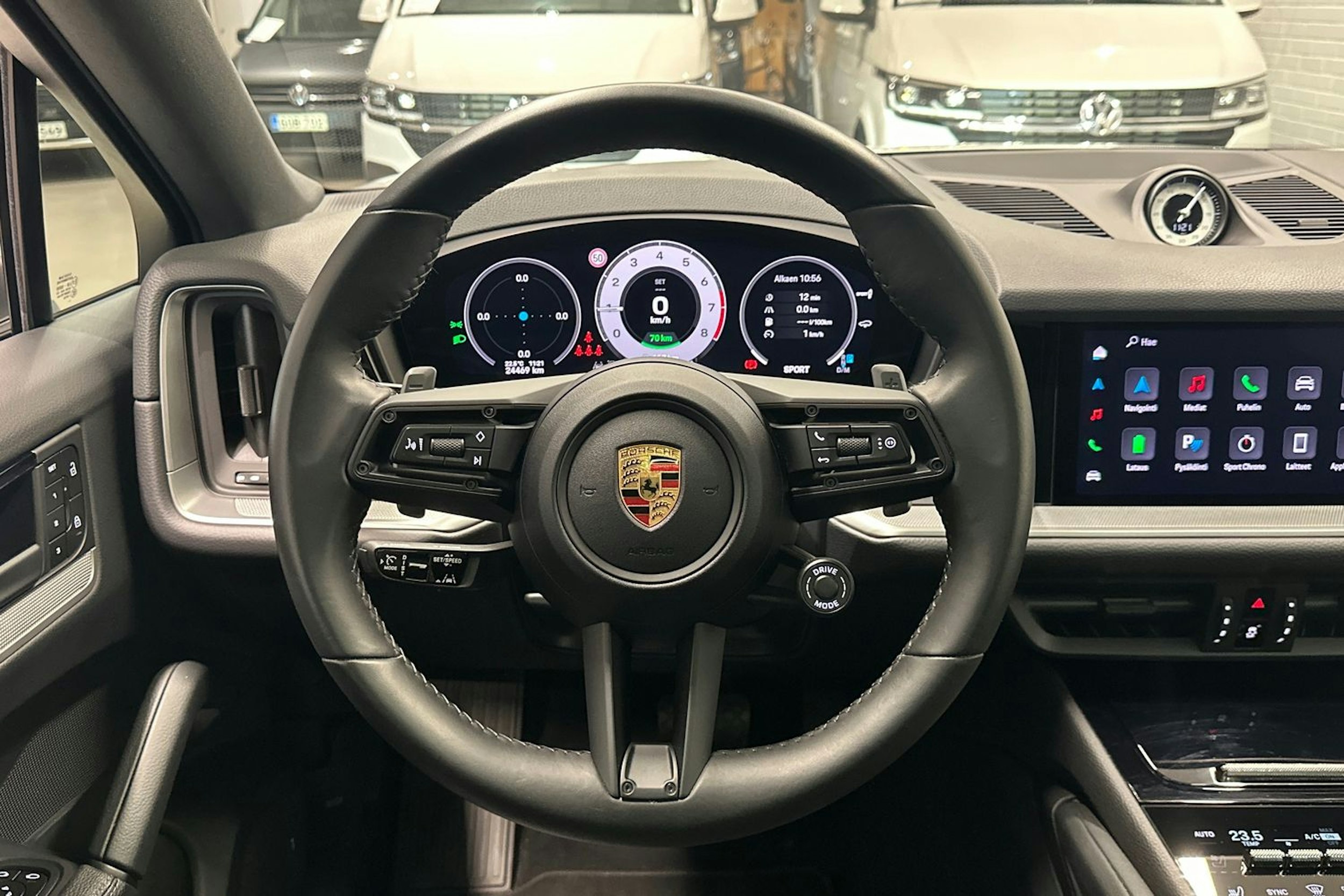 Valkoinen Porsche Cayenne 2024 kuva 10.