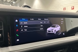 Valkoinen Porsche Cayenne 2024 kuva 20.