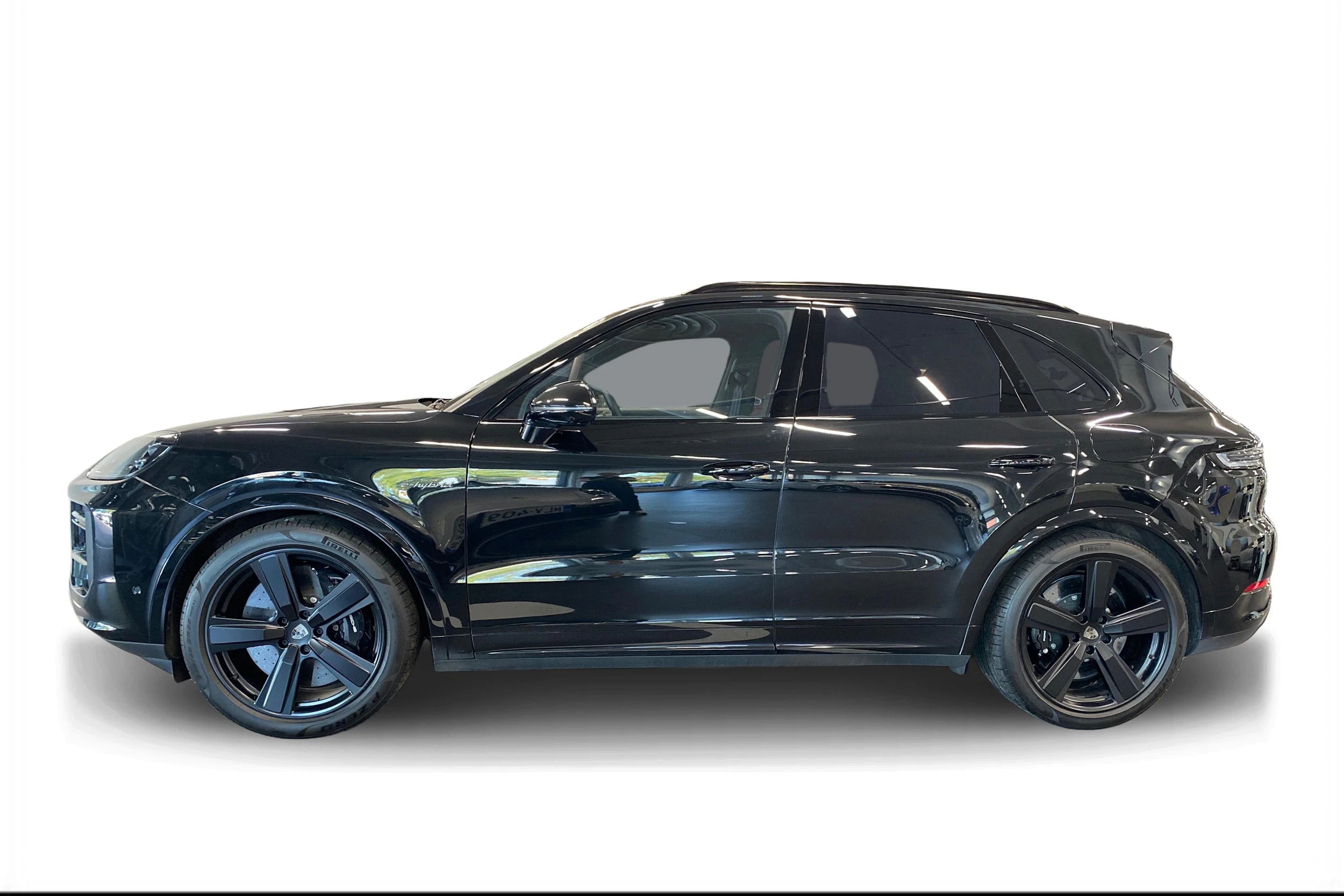 met. musta Porsche Cayenne 2024 kuva 5.