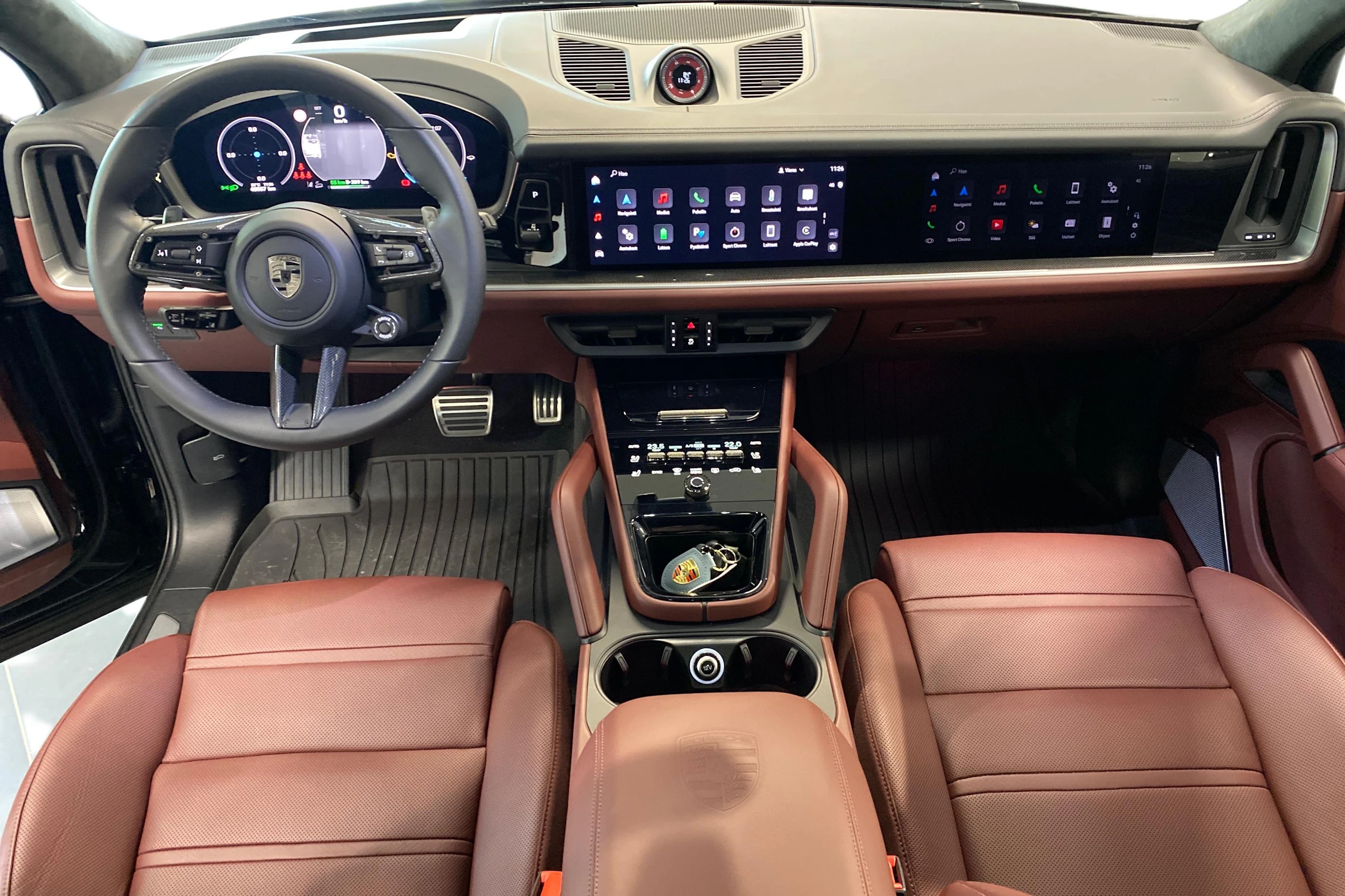 met. musta Porsche Cayenne 2024 kuva 7.