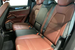 met. musta Porsche Cayenne 2024 kuva 8.
