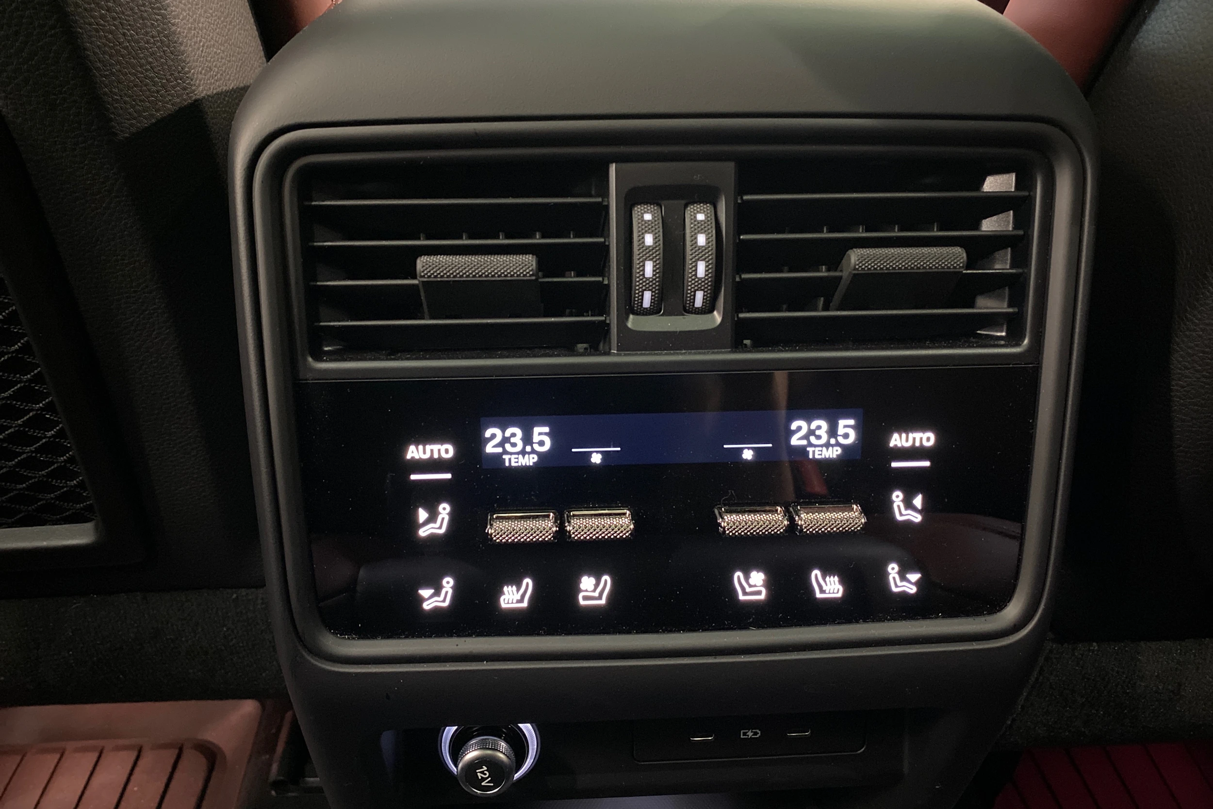 met. musta Porsche Cayenne 2024 kuva 10.