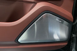 met. musta Porsche Cayenne 2024 kuva 11.