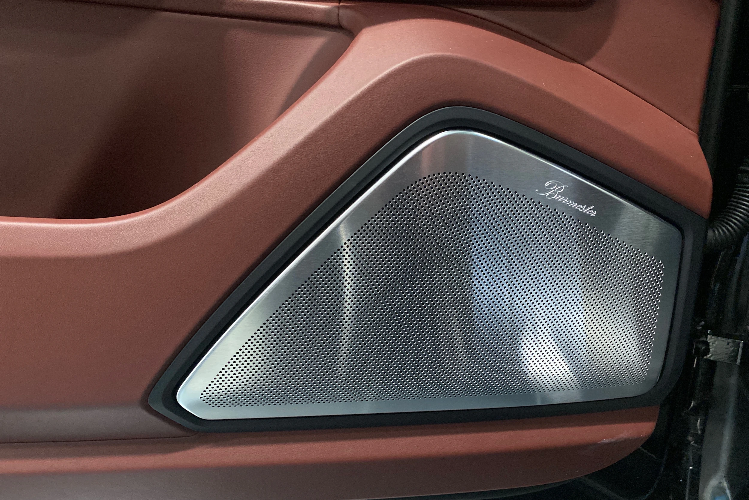 met. musta Porsche Cayenne 2024 kuva 11.