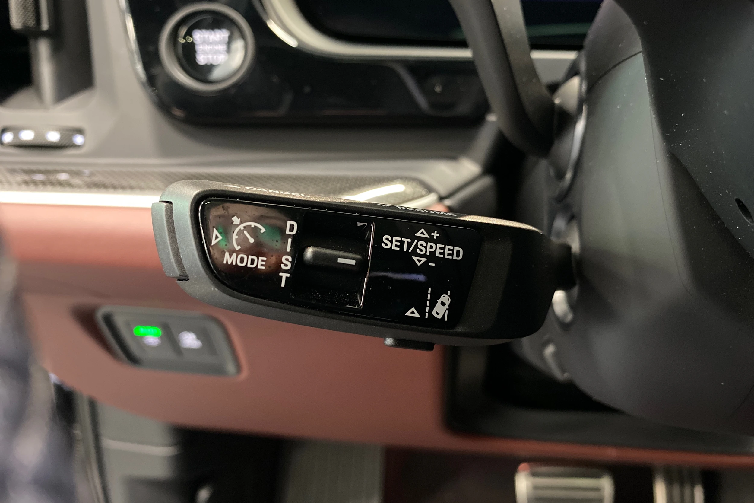 met. musta Porsche Cayenne 2024 kuva 15.