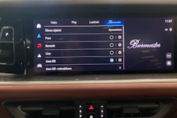 met. musta Porsche Cayenne 2024 kuva 19.