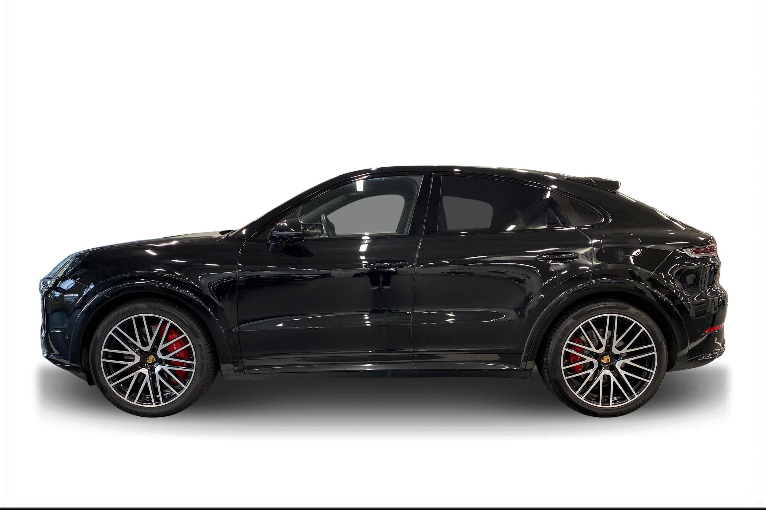 musta Porsche Cayenne 2024 kuva 5.