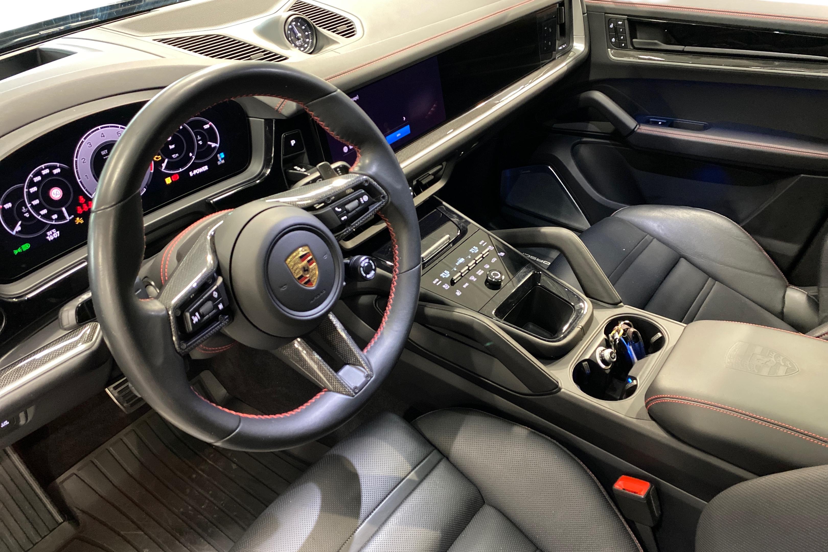 Porsche Cayenne Turbo E-Hybrid Coupé 2024, kuva 6/25