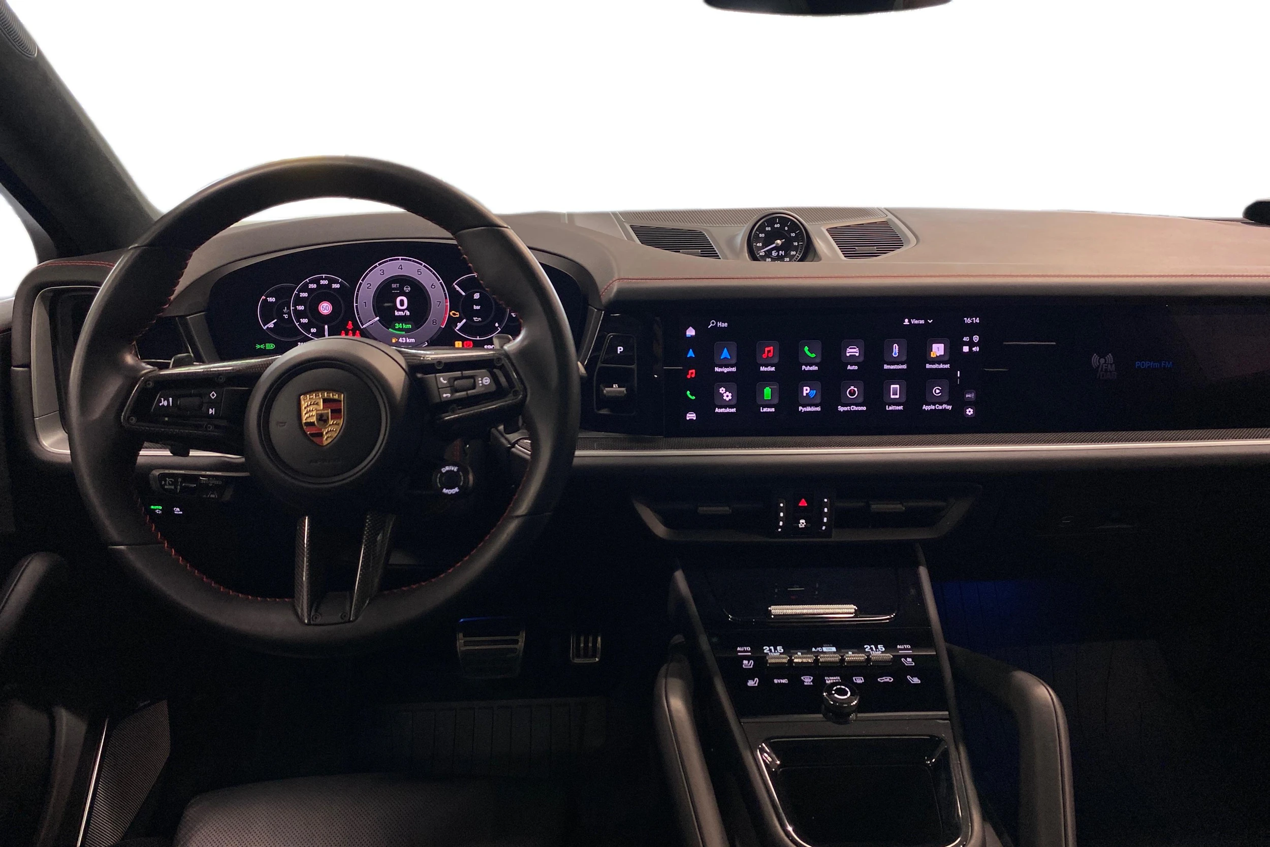 musta Porsche Cayenne 2024 kuva 7.