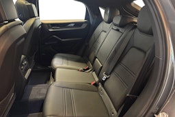 harmaa Porsche Cayenne 2024 kuva 8.