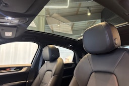 harmaa Porsche Cayenne 2024 kuva 15.