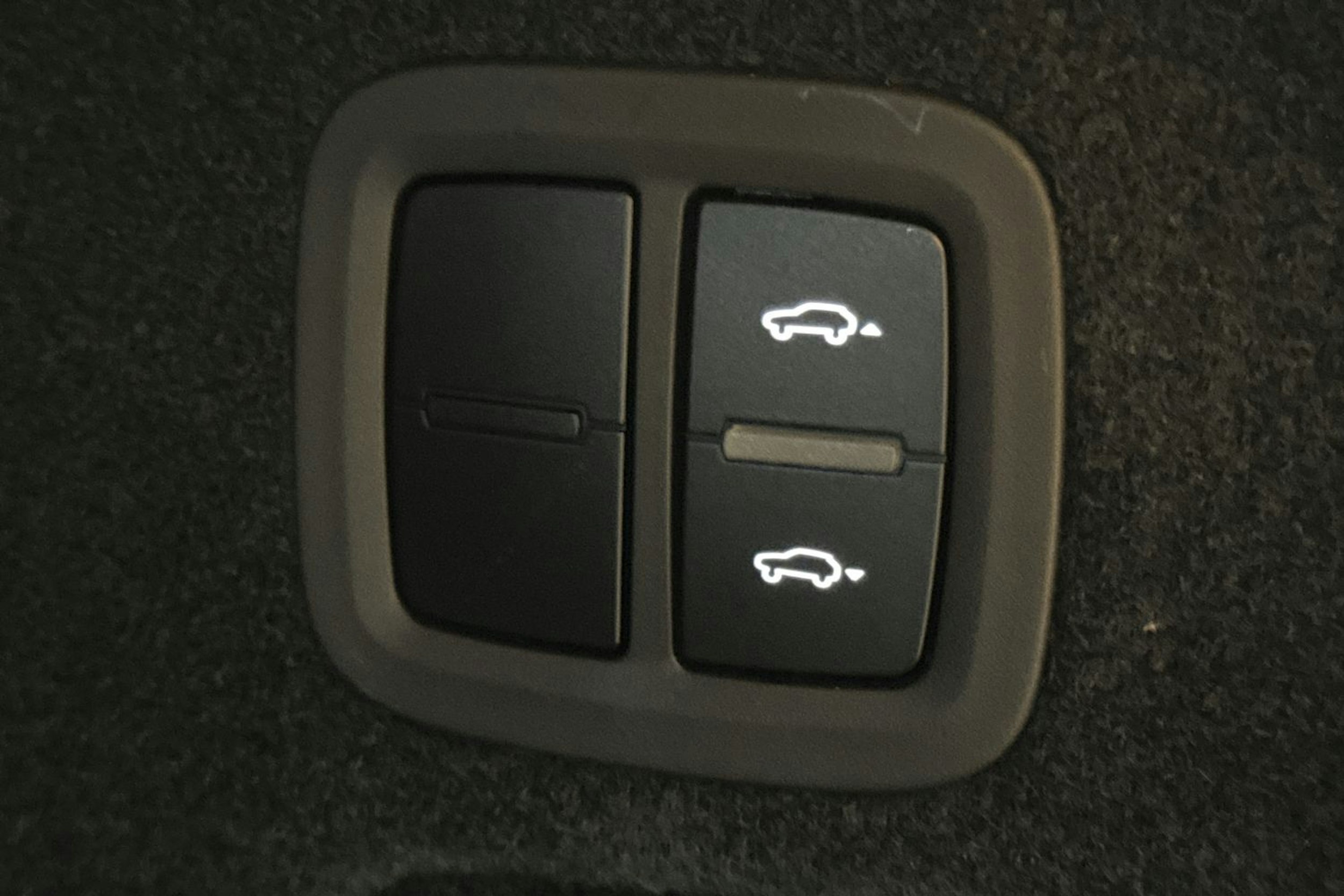 harmaa Porsche Cayenne 2024 kuva 16.