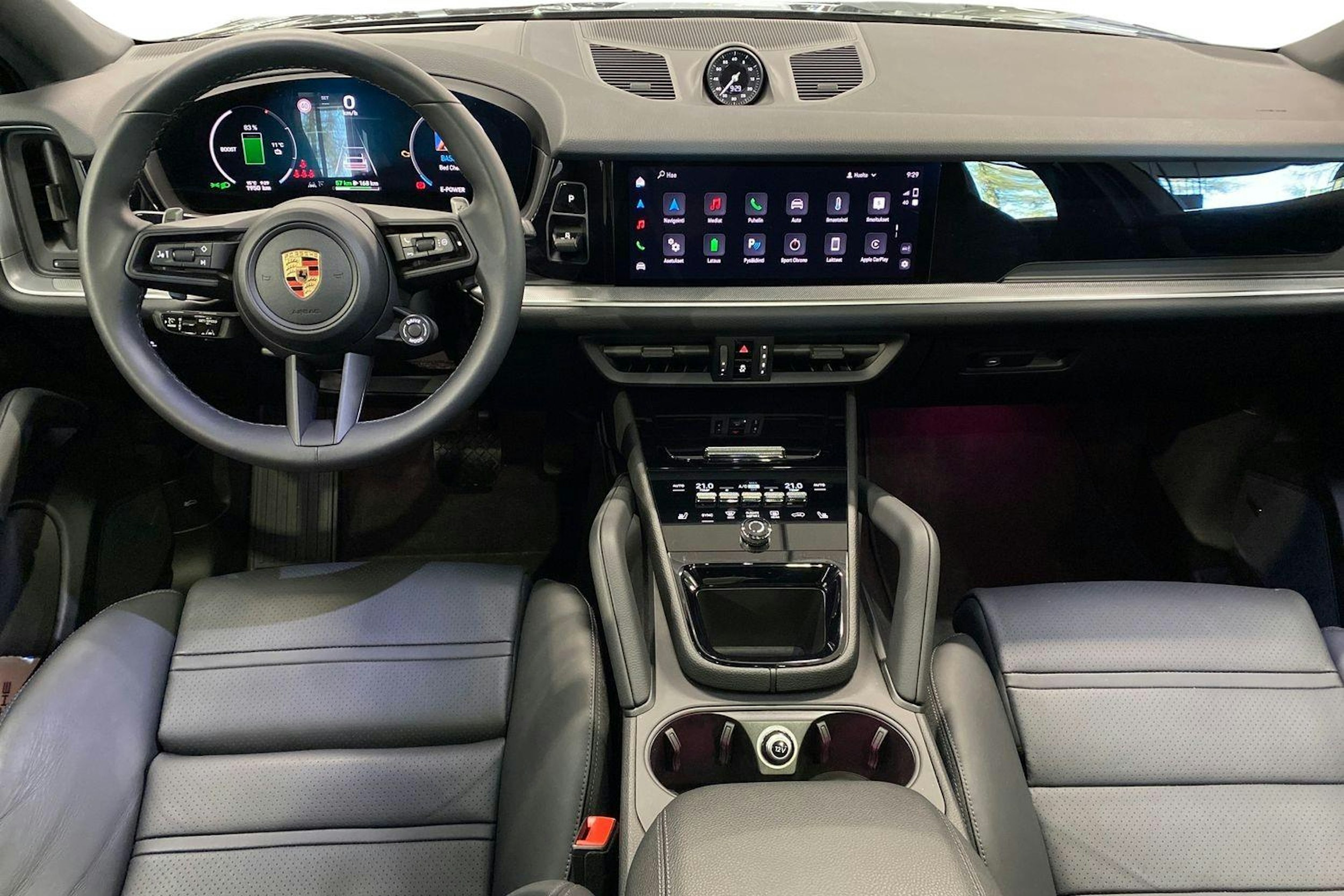 met. harmaa Porsche Cayenne 2024 kuva 7.