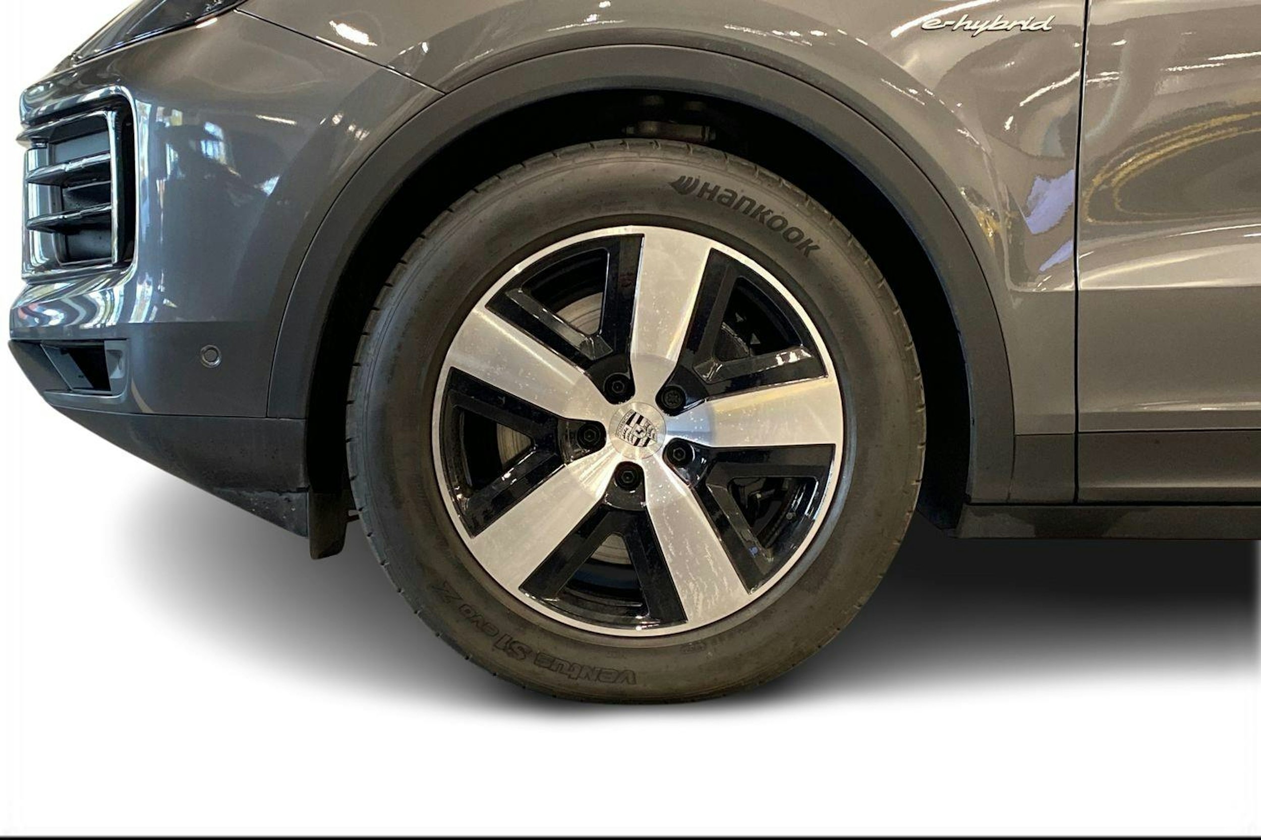 met. harmaa Porsche Cayenne 2024 kuva 9.