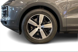 met. harmaa Porsche Cayenne 2024 kuva 9.