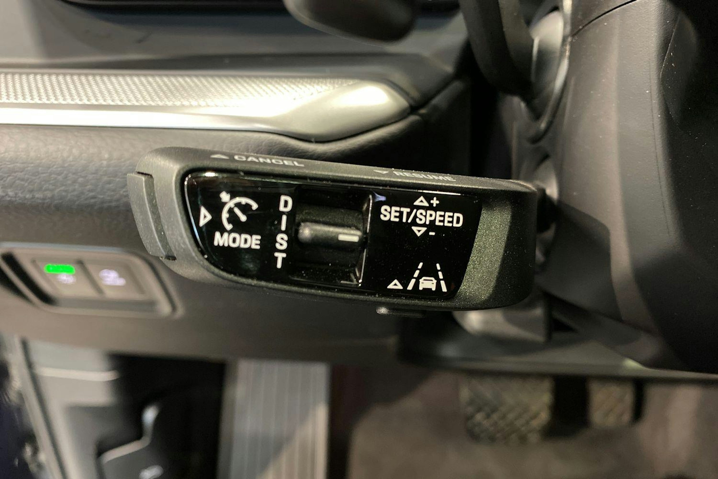 met. harmaa Porsche Cayenne 2024 kuva 11.