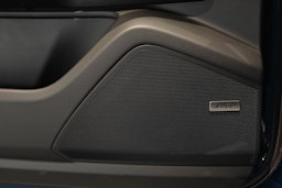 sininen Porsche Cayenne 2024 kuva 12.