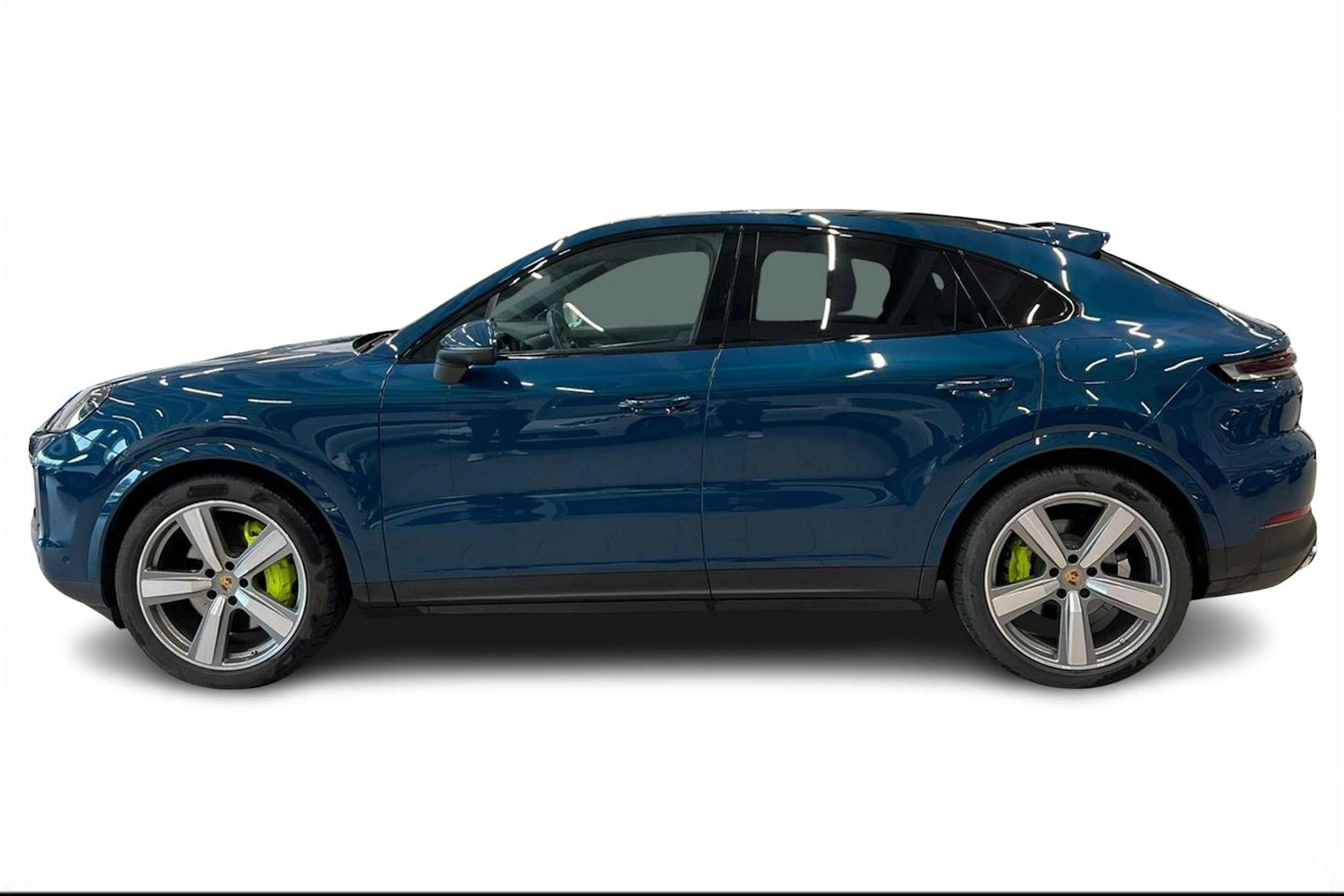 Sininen Porsche Cayenne 2024 kuva 5.