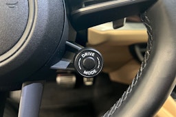 Sininen Porsche Cayenne 2024 kuva 16.