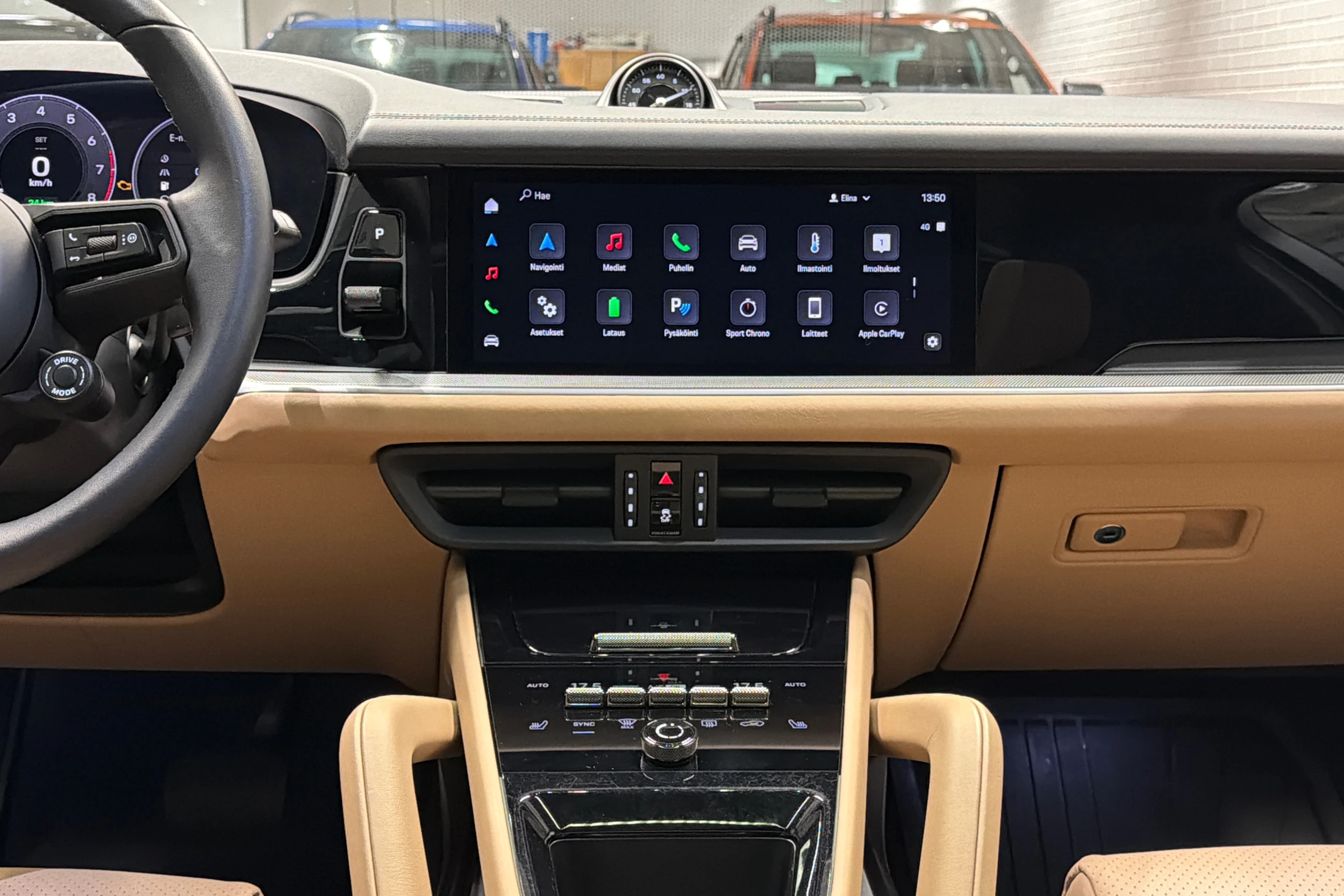 musta Porsche Cayenne 2024 kuva 9.