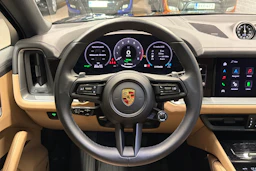 musta Porsche Cayenne 2024 kuva 12.