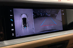 musta Porsche Cayenne 2024 kuva 25.