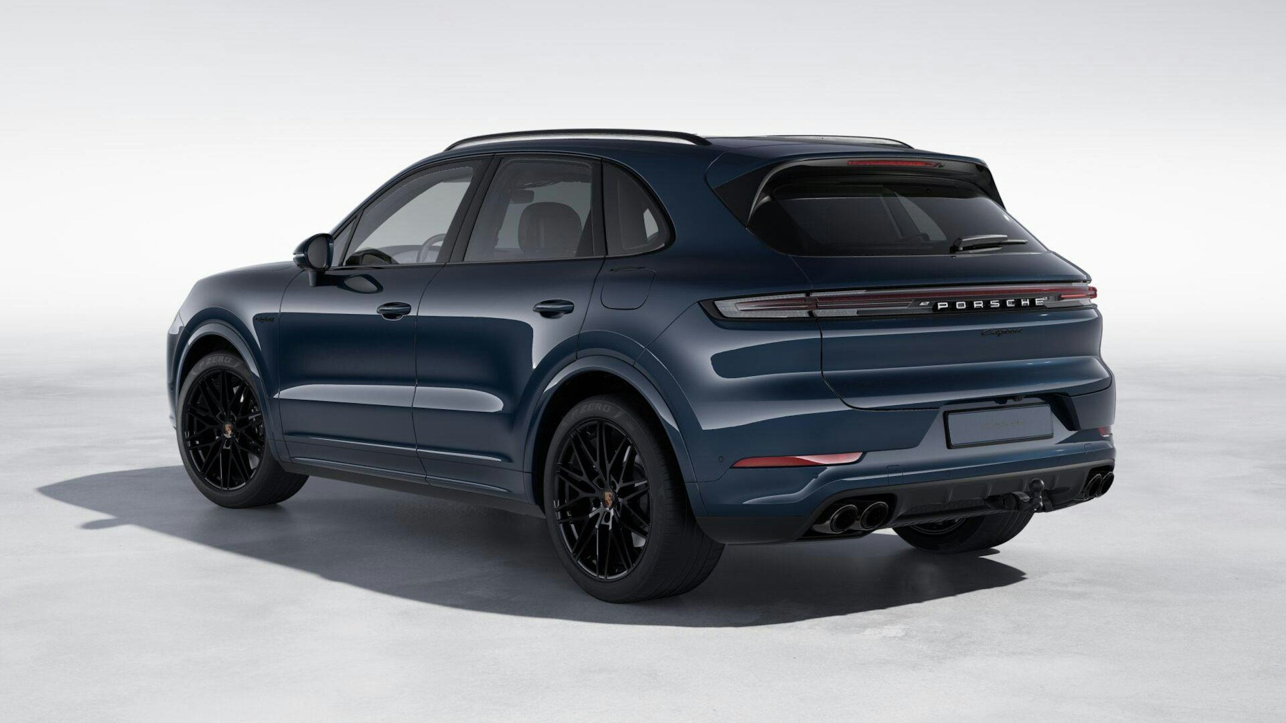 sininen Porsche Cayenne 2025 kuva 2.