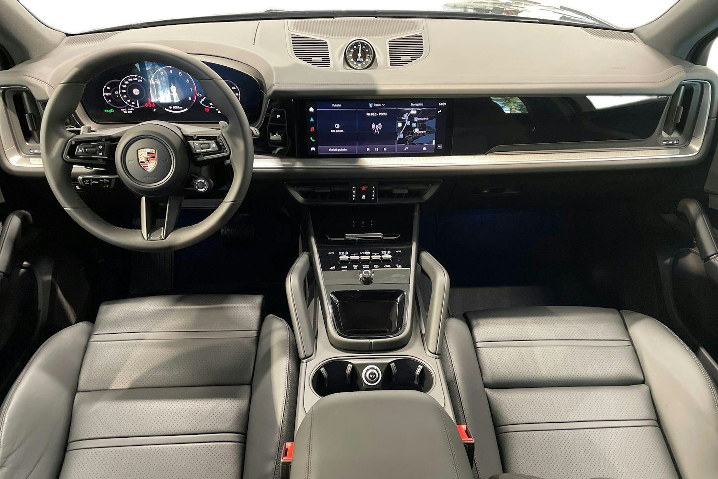 sininen Porsche Cayenne 2025 kuva 7.
