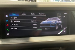 sininen Porsche Cayenne 2025 kuva 12.
