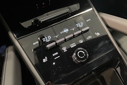 sininen Porsche Cayenne 2025 kuva 17.