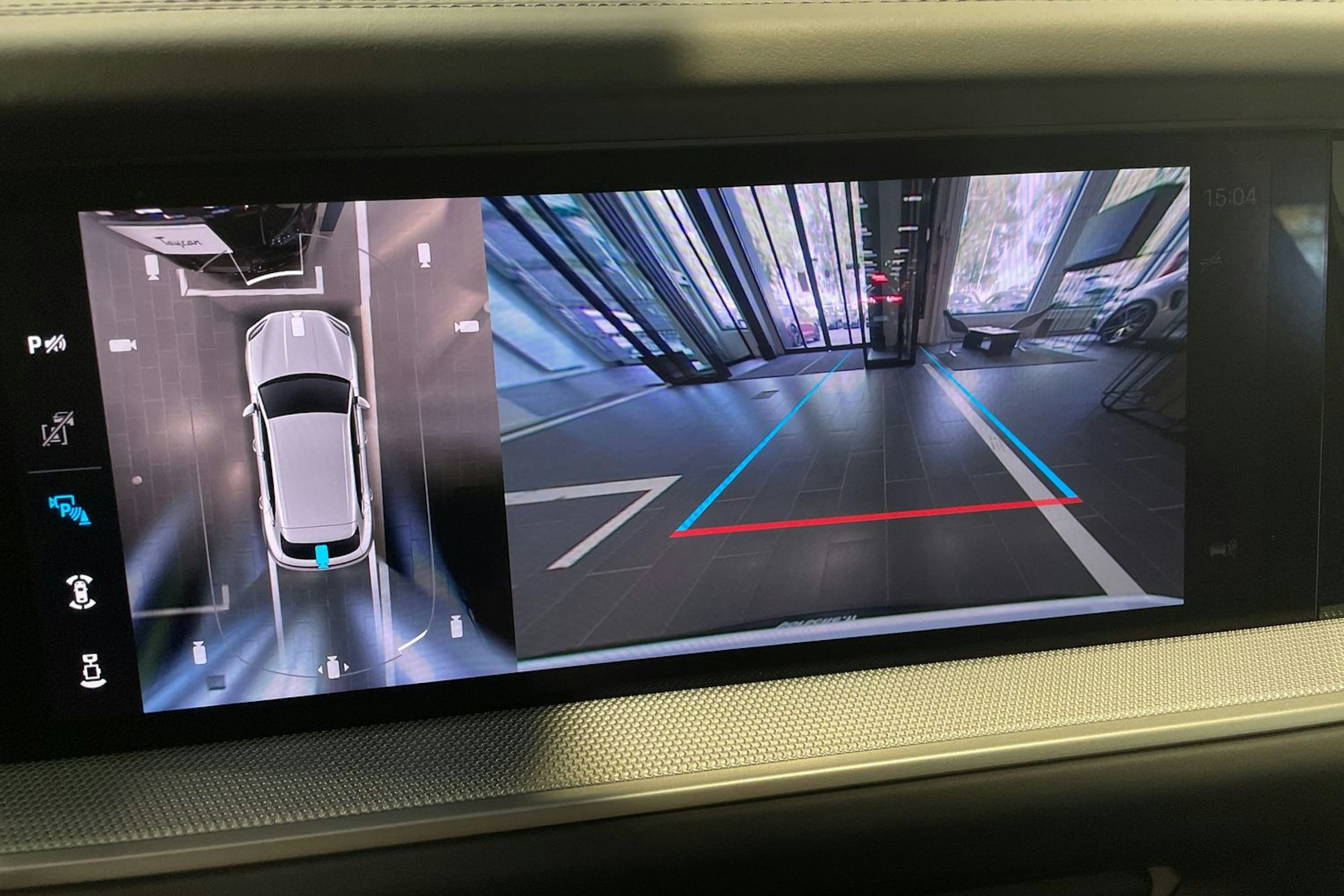 sininen Porsche Cayenne 2025 kuva 18.