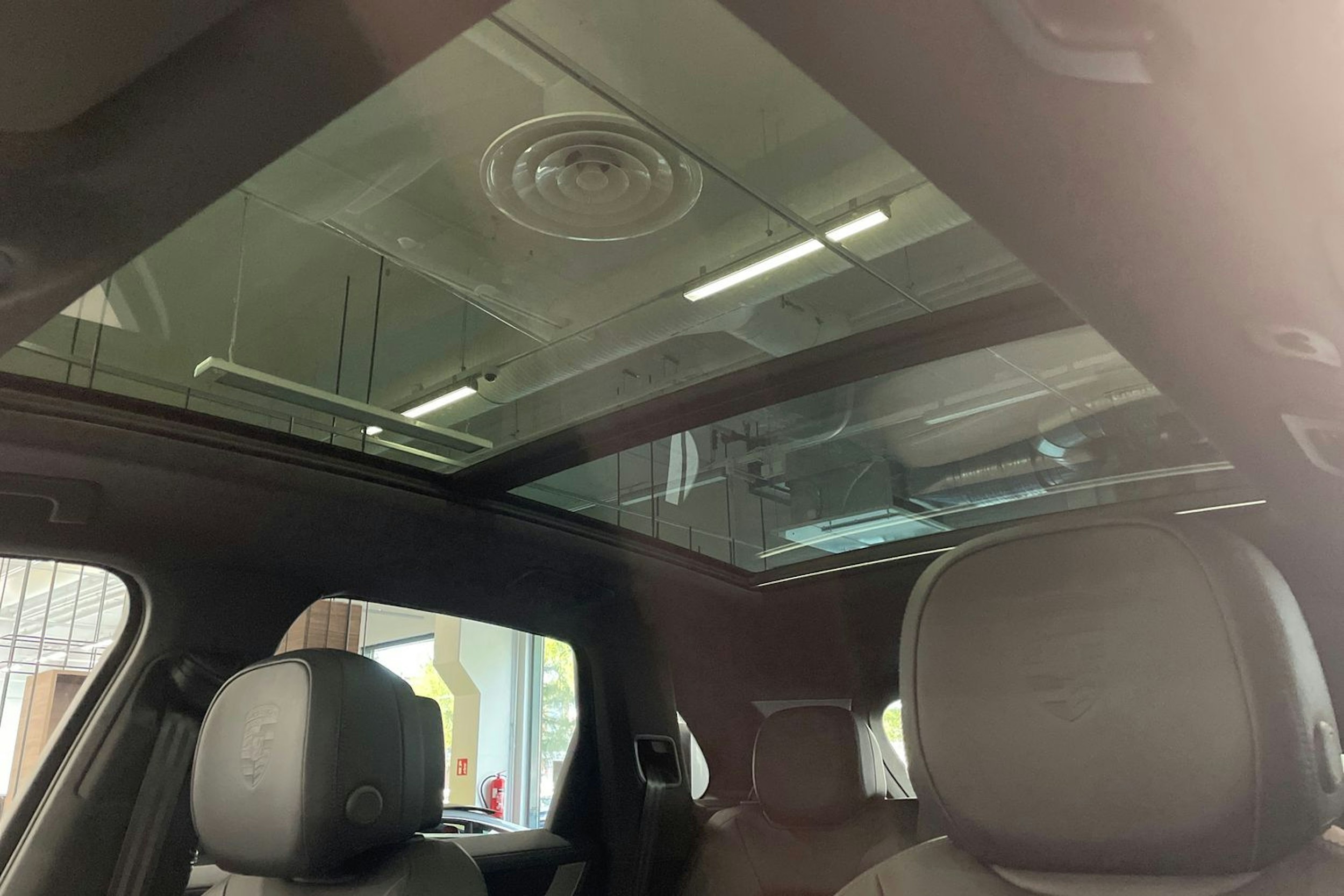 sininen Porsche Cayenne 2025 kuva 19.
