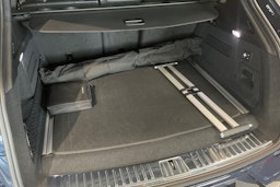 sininen Porsche Cayenne 2025 kuva 20.