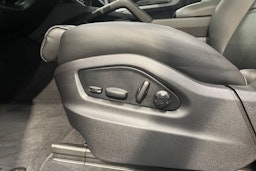 sininen Porsche Cayenne 2025 kuva 23.